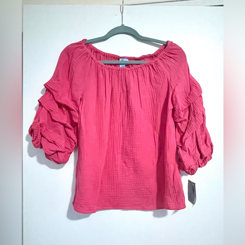 CeCe Ruffle Balloon Sleeve Top NWT